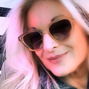 ⭐️CANADIAN 🇨🇦 ACCESSORY DESIGNER⭐️